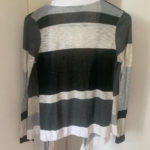 Light weight sweater